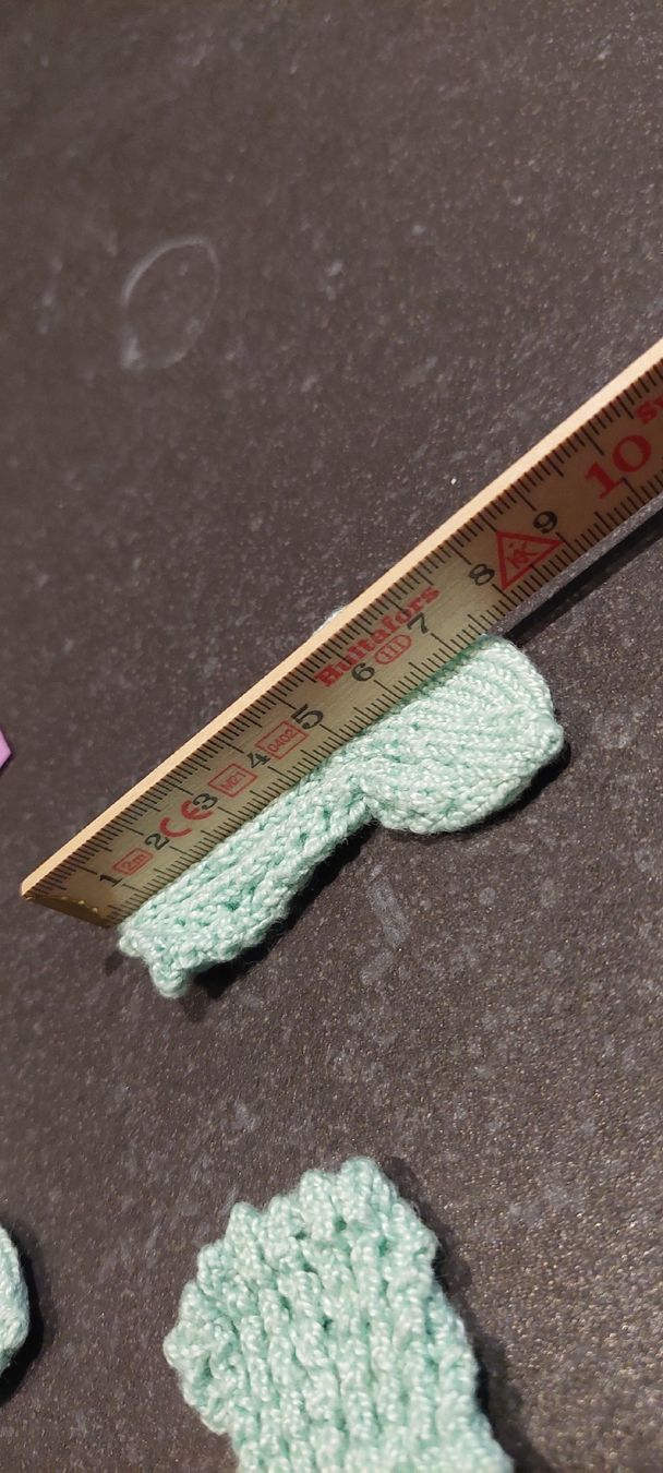 Bambole: 2 handgestrickte Puppensocken lindengrün neu – Nuovo (secondo la descrizione) da Muri AG venduto da nindo1 1