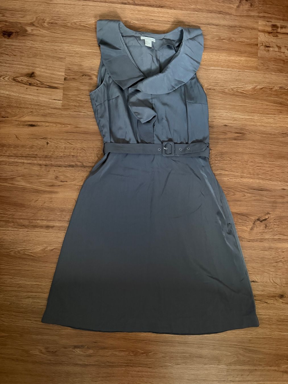 H&M Vestiti: H&M Kleid mit Volants, Grösse 38, Grau – Usato da Hergiswil NW venduto da lar_zkp7