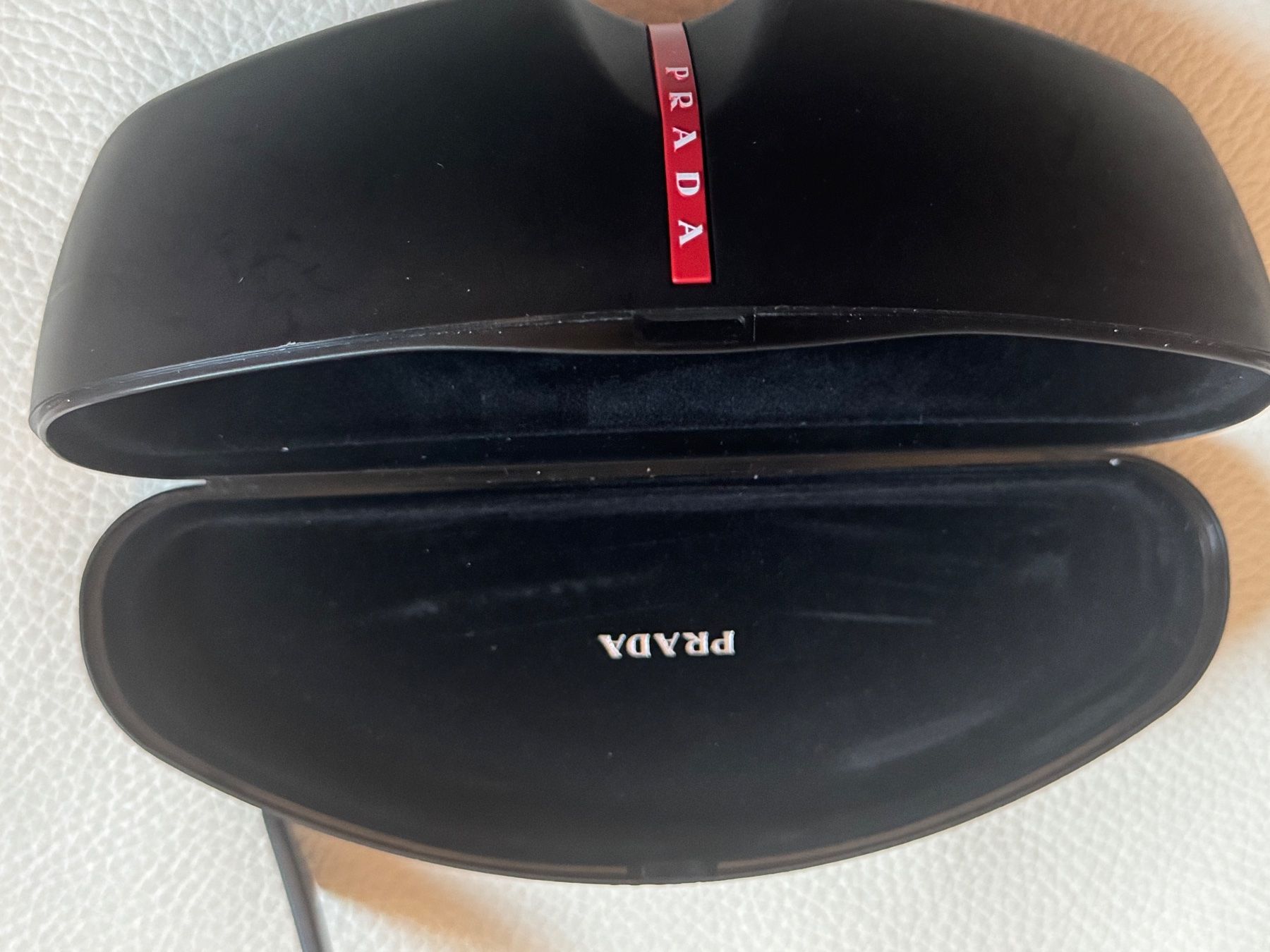 Prada Brillen & Gläser: Lunettes de soleil Prada – Gebraucht aus La Brévine von ycy_m22k 6