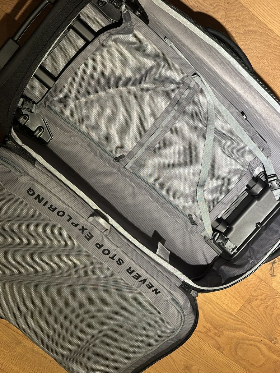 North Face Valigie: NEW North Face Base Camp Rolling Thunder 28´´ trolley bag 95 – Nuovo e nell'imballaggio originale da Neuheim venduto da ory2022 2