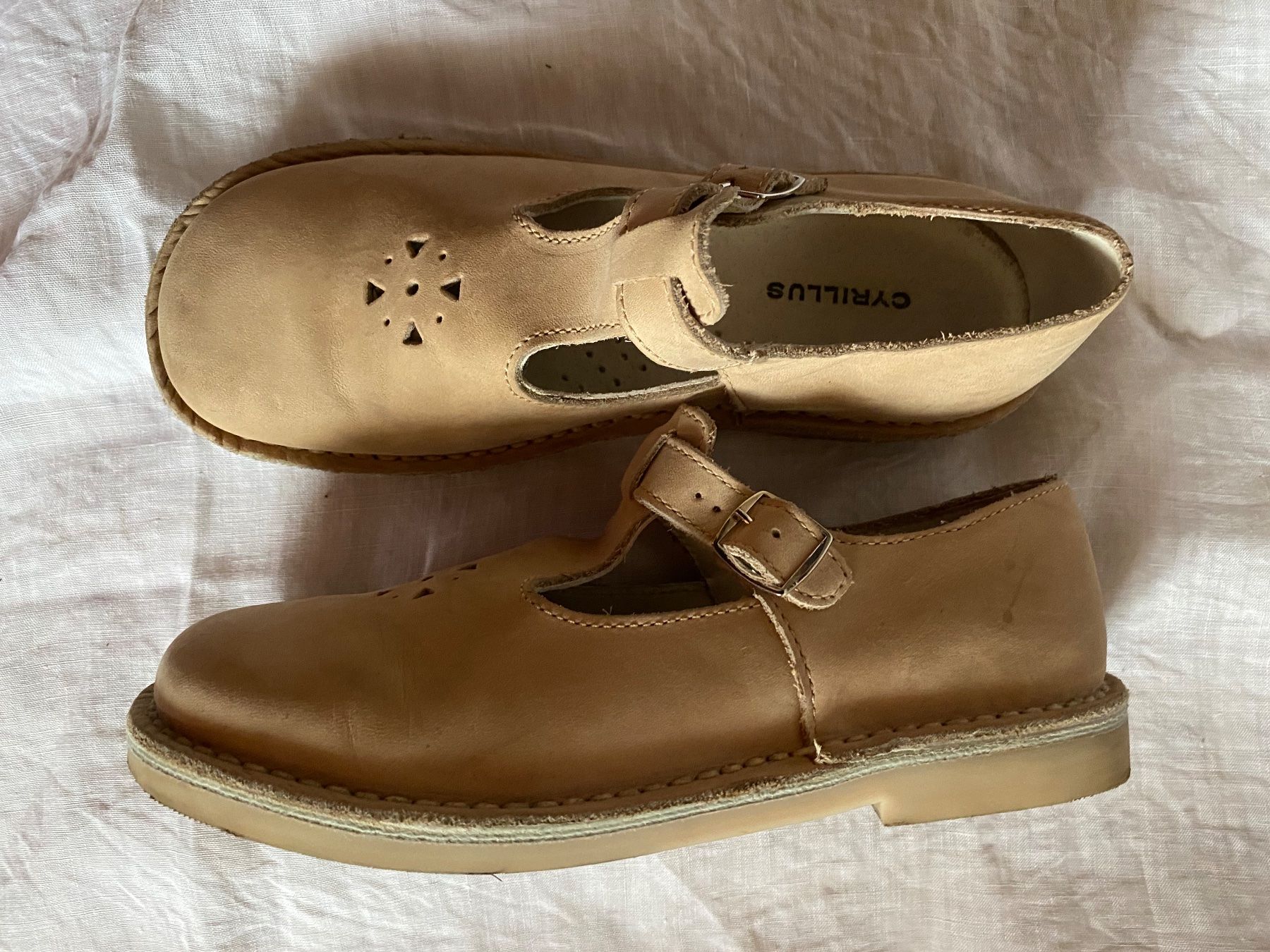 Cyrillus Schuhe für Jungen: Chaussures cérémonie Cyrillus 34 cuir – Gebraucht aus Geneve von Monthoux13 1