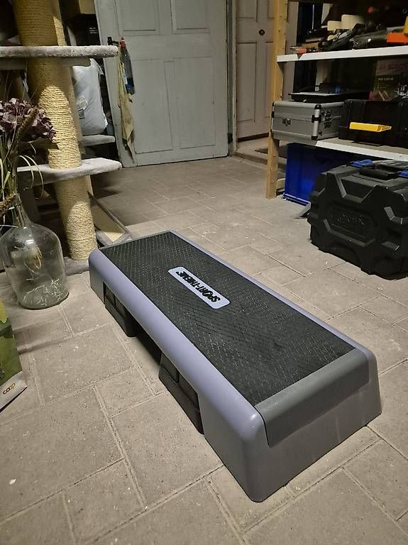 Hometrainer: Stepper höhenverstellbar – Usato da St. Margarethen TG venduto da nani55