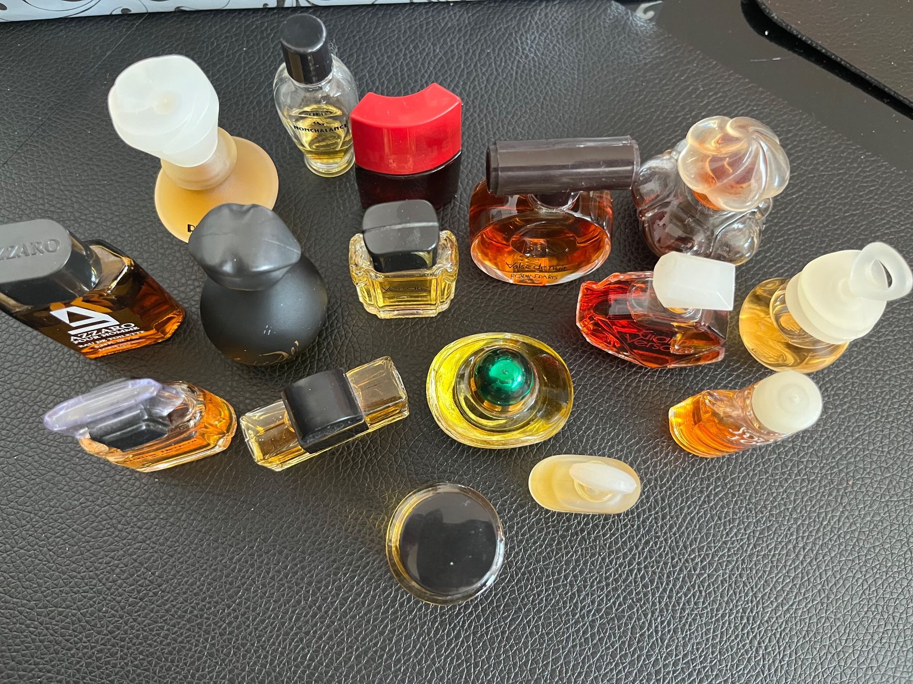 Profumi & Eau de Toilette: 16 stk Miniature Parfüm – Usato da Neuenhof venduto da Mastermind-73