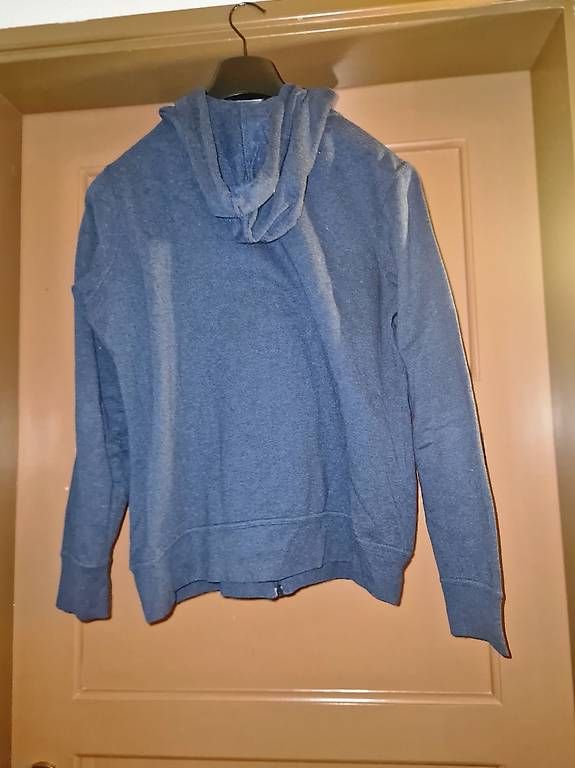 Maglioni & Felpe: Felpa donna blu con cappuccio e zip – Usato da Bellinzona venduto da ali_j8kj 1