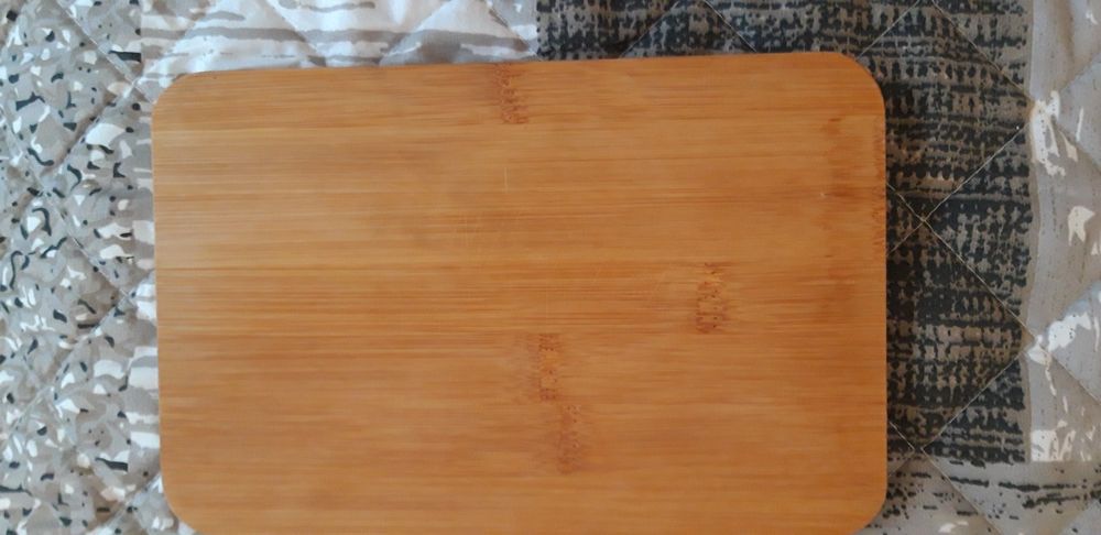 Planche à découper en bois, comme neuve! 1