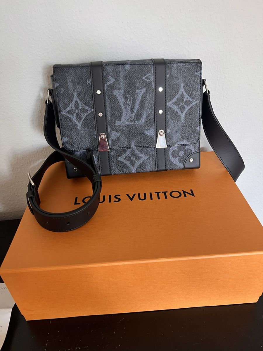 Louis Vuitton Borse: eine Louis Vuitton Trunk Messenger Tasche aus Monogram Paste – Usato da Solothurn venduto da Brini06 8