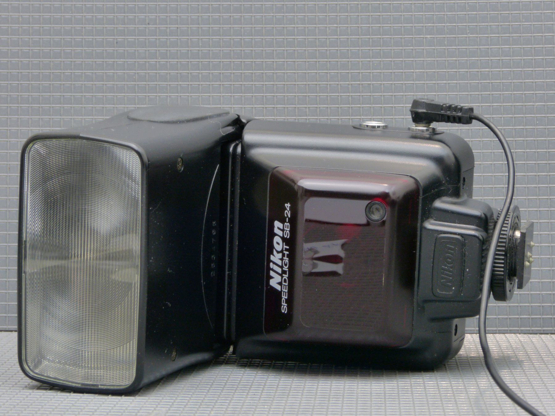 Nikon Kamera: Nikon D-90 Digitale Spiegelreflexkamera+ 2 Objektive + Blitz – Gebraucht aus Rheineck von mur.man 8