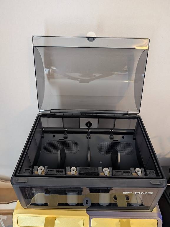 Stampanti 3D: Imprimante 3D : Bambu Lab X1C Combo + AMS avec accessoires – Usato da Fleurier venduto da ric_tdb5 1