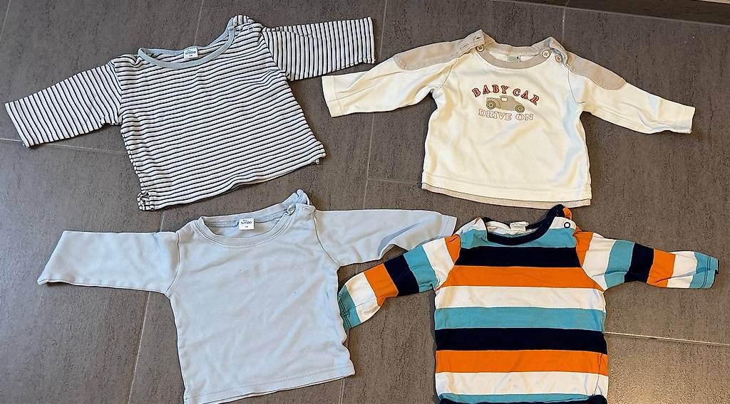 Lotti & Set di vestiti: Kleiderpaket Junge Grösse 74  (23 Teile) – Usato da Humlikon venduto da Pflanze2 1