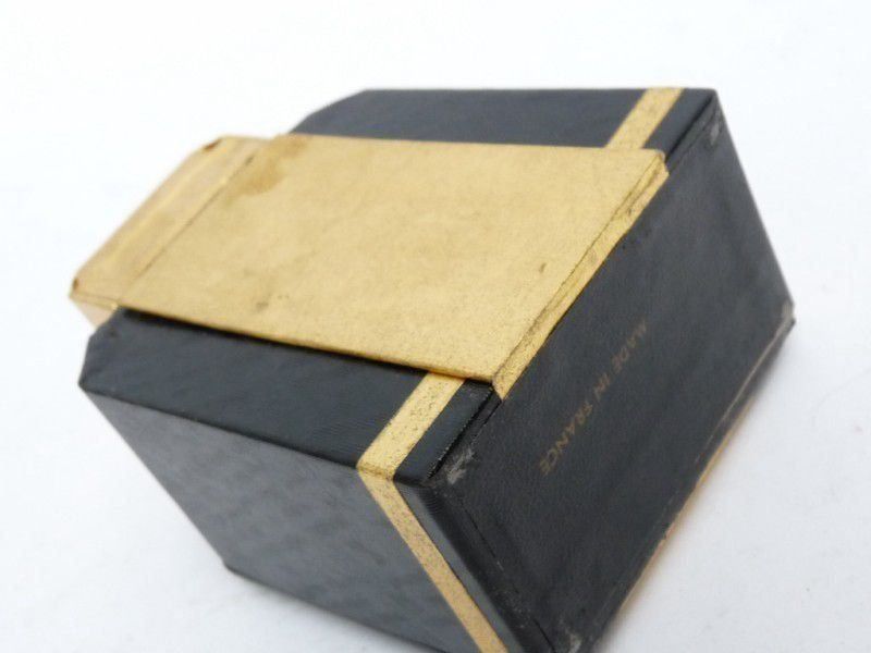 Baccarat Flaconi: BACCARAT Flacon tabatière Lui GUERLAIN – Usato da Vandoeuvres venduto da Dom-Tom 6