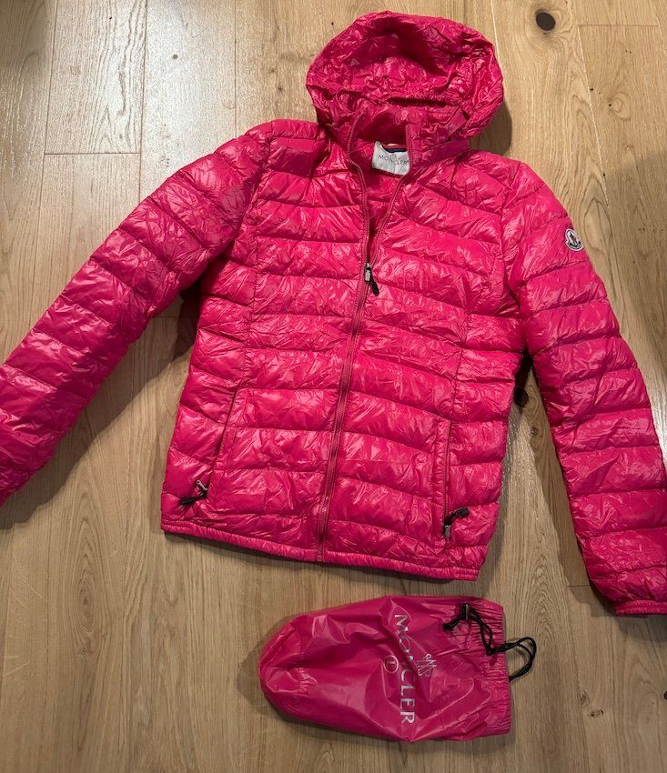 Moncler Giacche: Moncler Jacke -Neuwertig ! – Usato da Basel venduto da Arek01