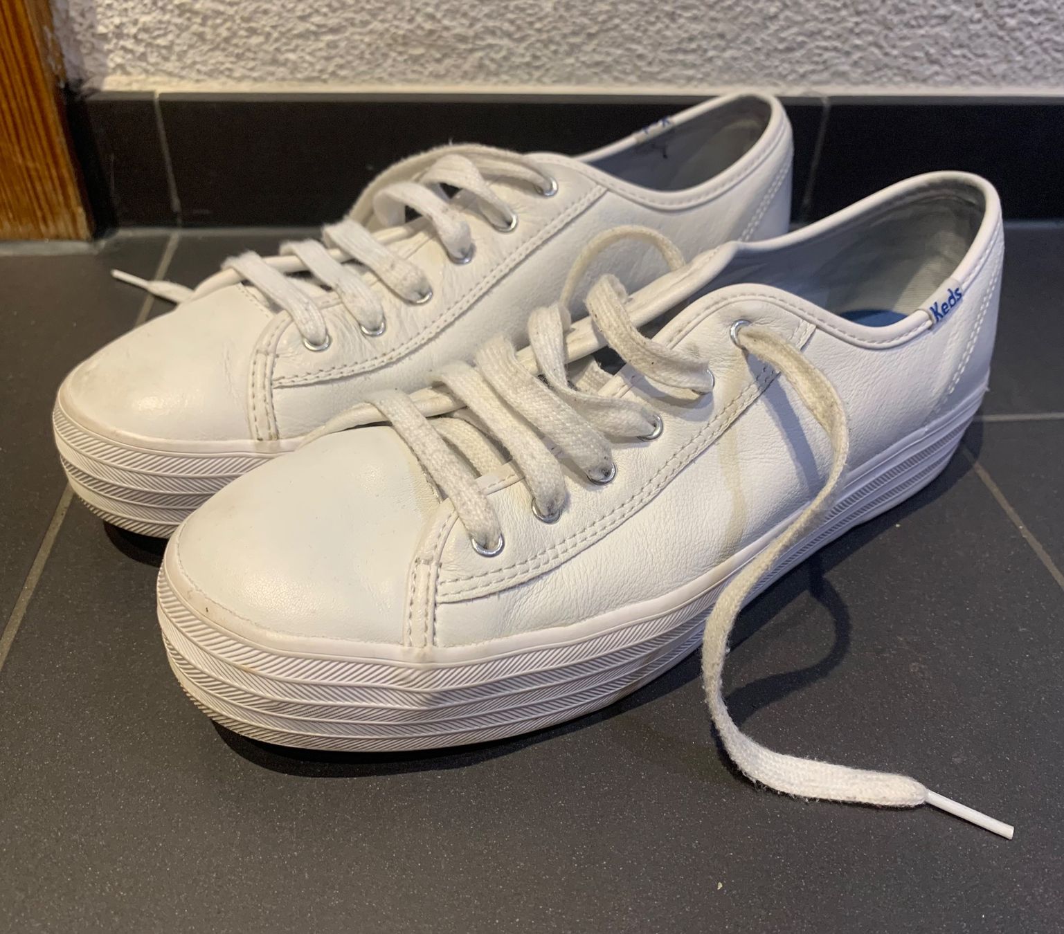 Scarpe da donna: KEDS Leder Sneaker weiss Gr. 40 – Usato da Winterthur venduto da amapola 2