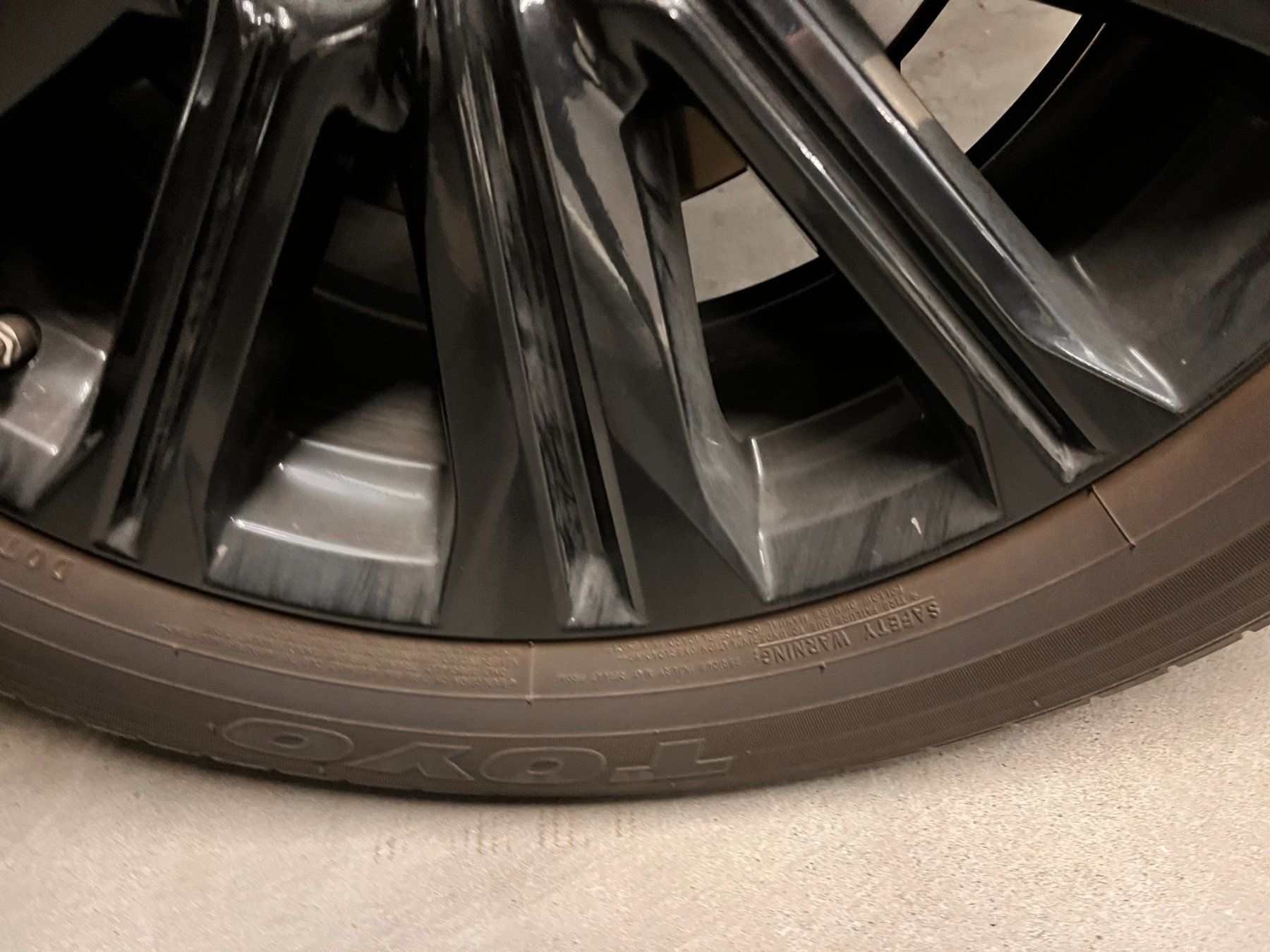 Continental Pneumatici & Ruote complete: Continental 225/65 R17 Sommerrefien – Usato da Glattpark(Opfikon) venduto da AlizCser 7