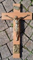 Jesuskreuz mit Gebetskette