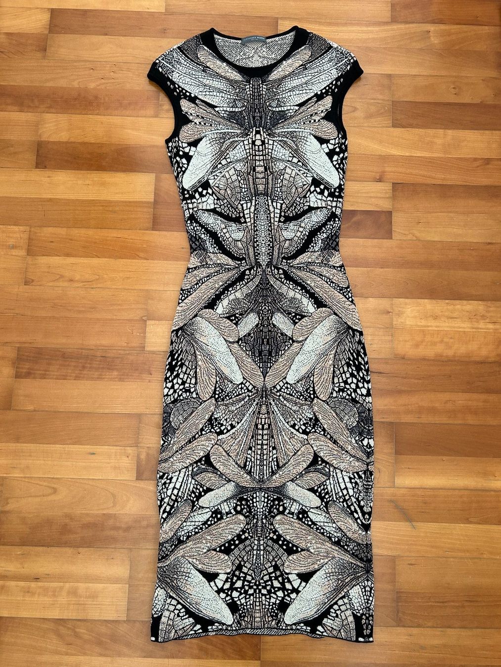 Alexander Mcqueen Vestiti: Alexander McQueen Strickkleid – Usato da Meggen venduto da stella195
