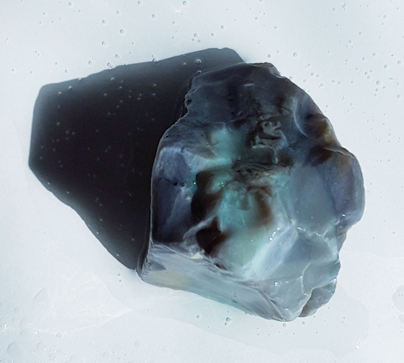 Pierres précieuses: Schwarze Australian Opal 147.0ct – Neuf avec emballage d'origine à zuerich par Jewlsdesign 2