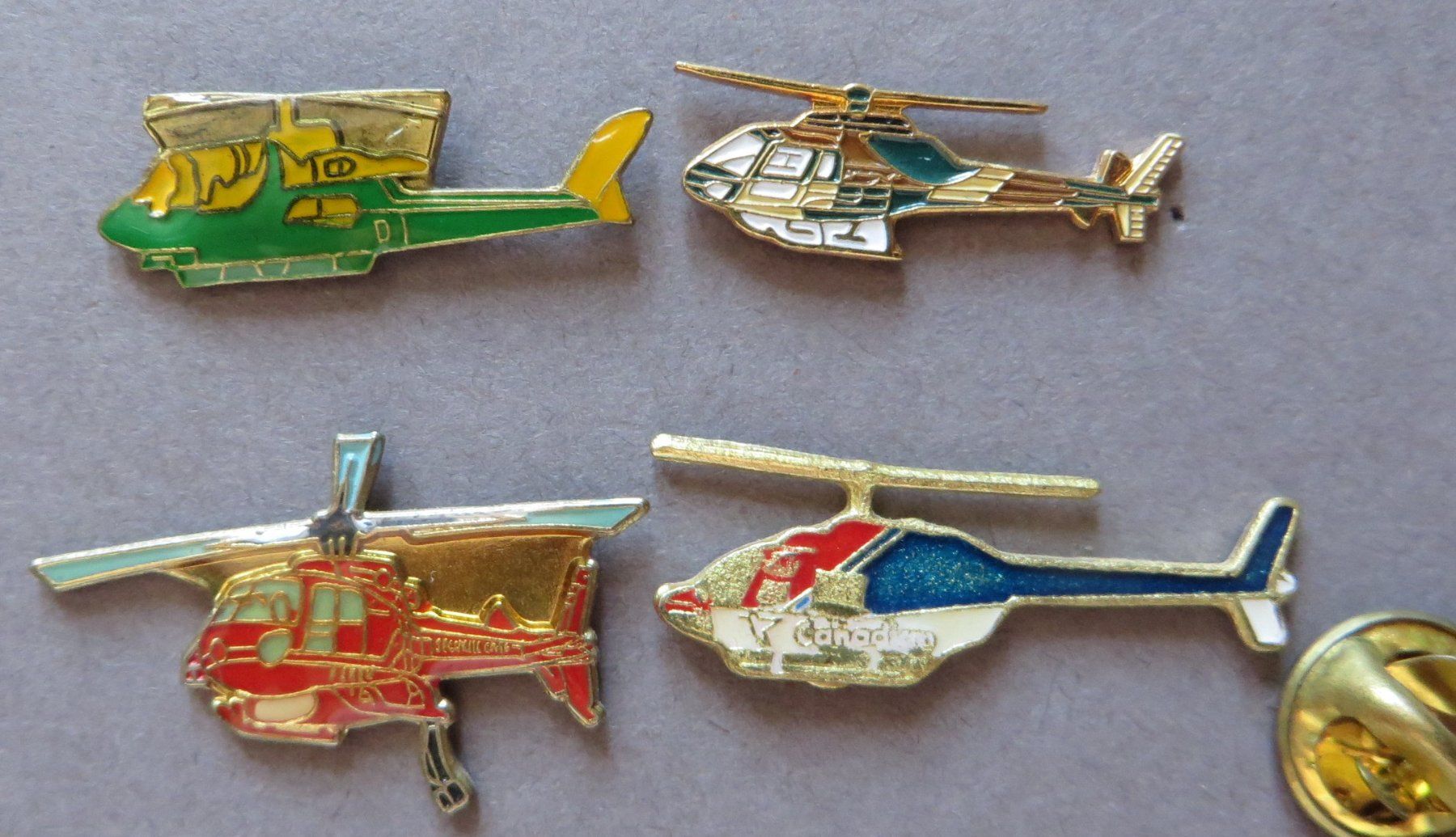 Plaquettes & Badges: PIN, 4 PINS THEMA HELIKOPTER – D'occasion à Neuhausen par luckimucki