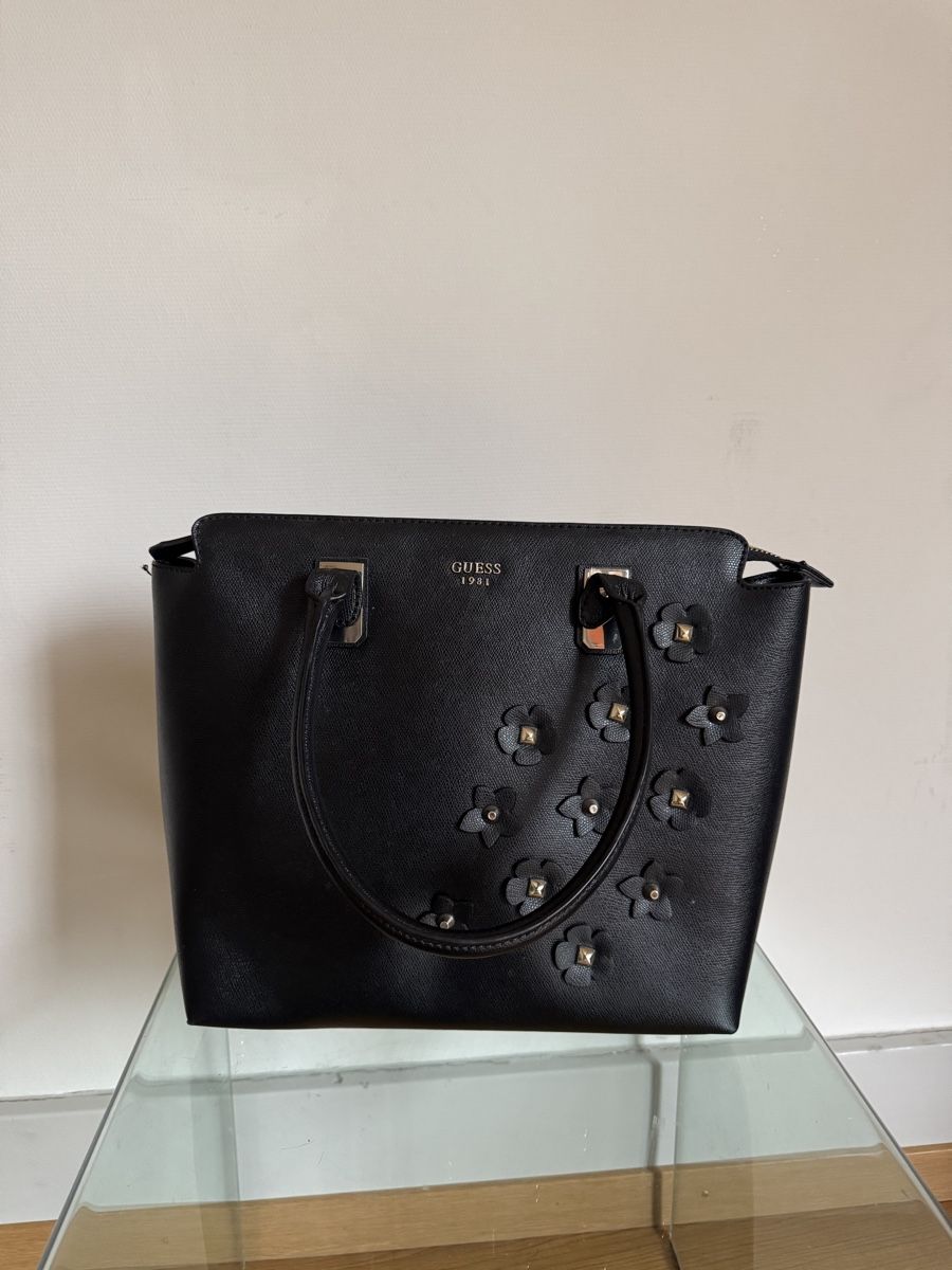 Guess Borse: Guess Handtasche – Nuovo (secondo la descrizione) da Bern venduto da pat_9m6x 1