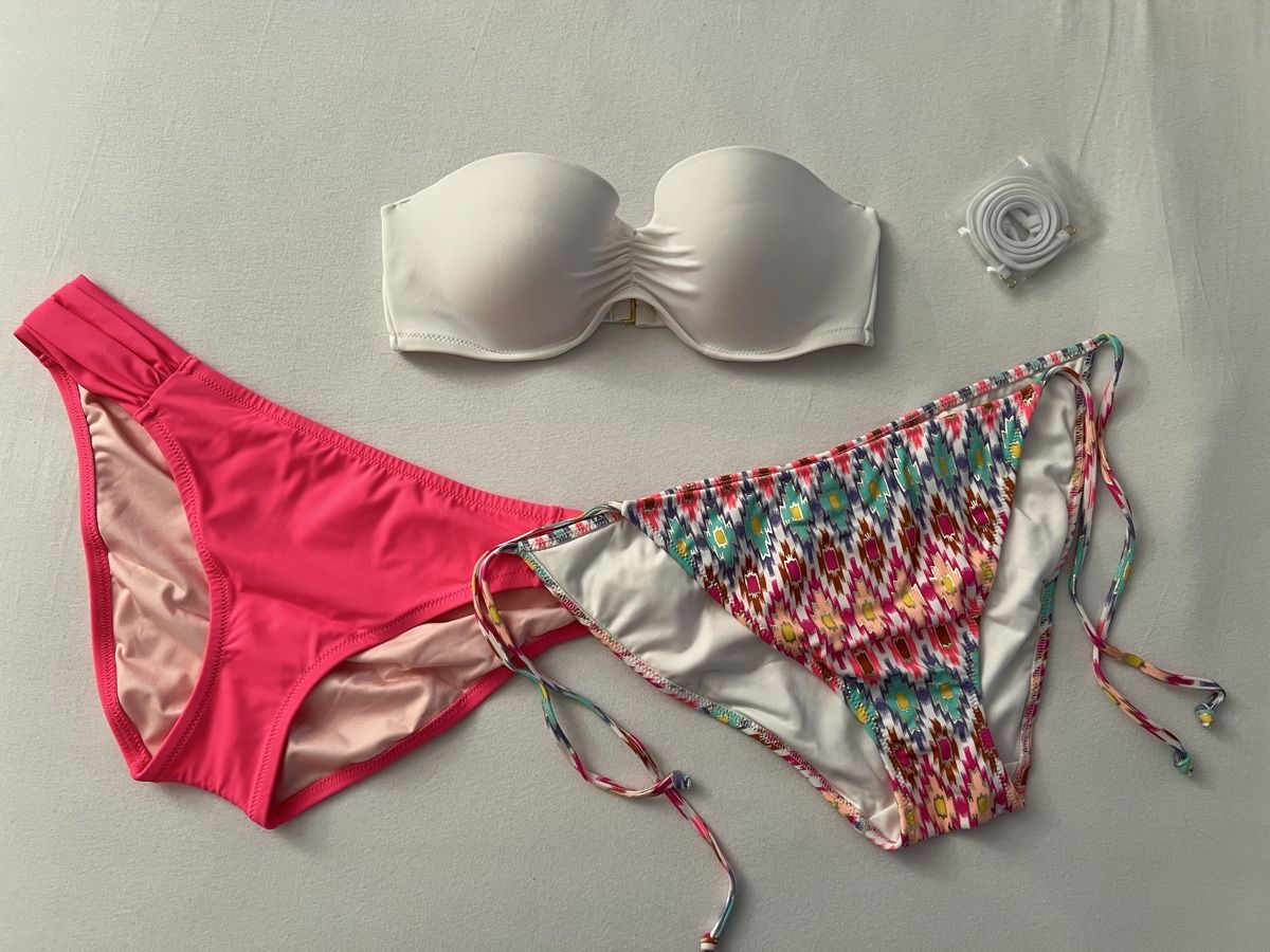 Victoria's Secret Costumi da bagno & Bikini: Victoria’s Secret Bikini – Nuovo (secondo la descrizione) da St.Gallen venduto da Shopaholic5