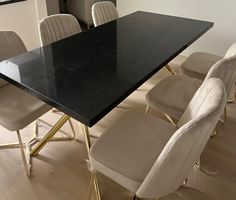 6-er Esszimmer Stühle beige samt mit goldenen Beinen