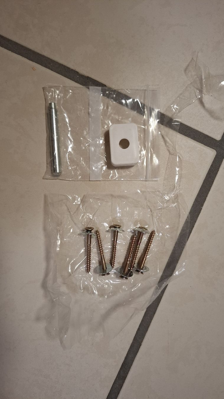 Ikea Vetrine: Ikea Billy Vitrine weiss mit Glasfronten – Usato da Winterthur venduto da DanielaB07 4