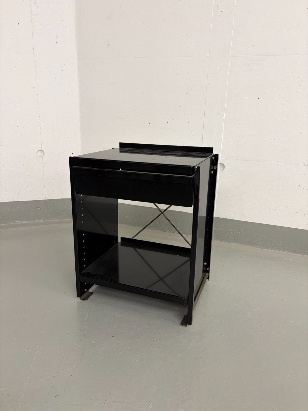 Lehni Tables de nuit: Lehni Eigendesign, 2 Kult-Nachttische – D'occasion à Zürich par less_more
