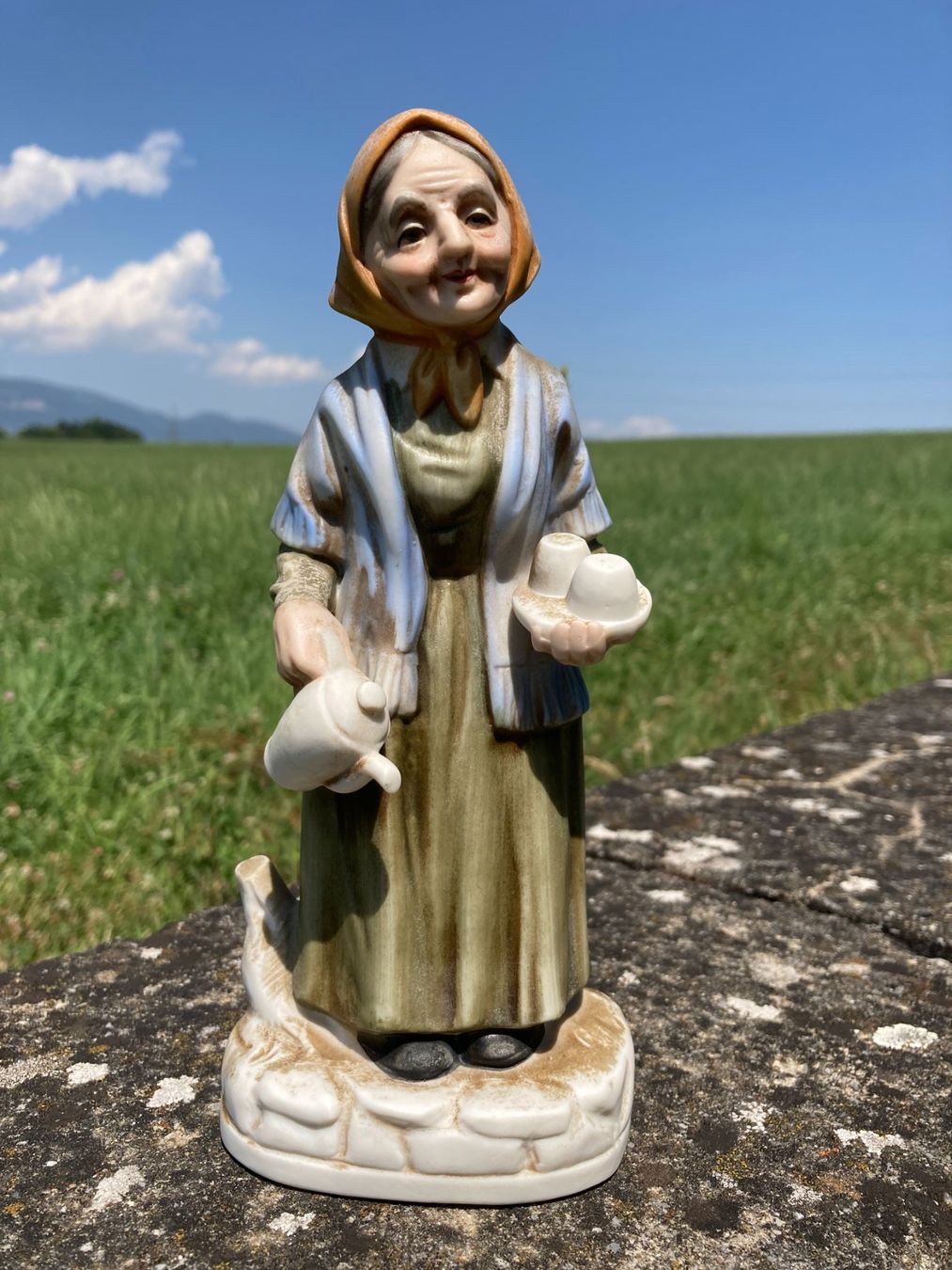 Statuette: FIGUR  Keramik  Bäuerin  Grossmutter – Usato da Subingen venduto da ArtBead