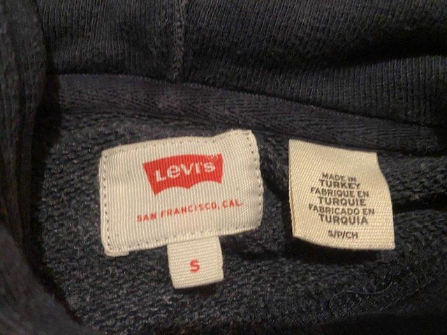 Levi's Giacche: Levi's Hoodie Gr. S schwarzt – Usato da Gossau Sg venduto da olles 1