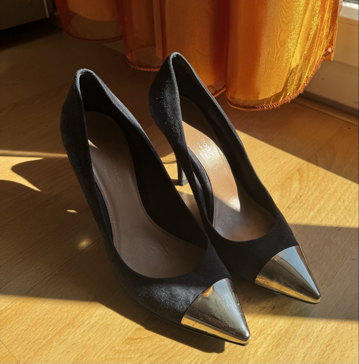 Scarpe da donna: Vintage Velvet Pumps – Nuovo (secondo la descrizione) da Aigle venduto da 029_mbn