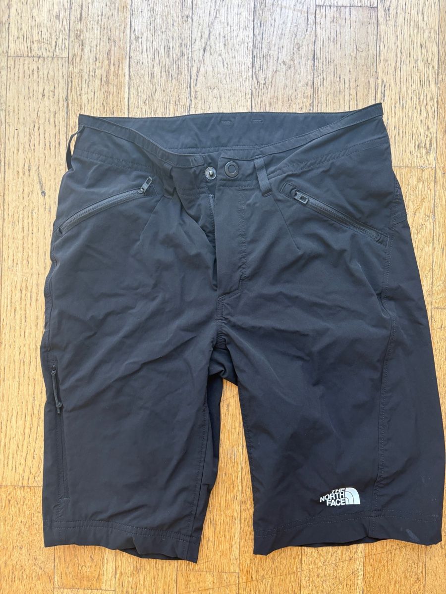 North Face Pantaloni: North face shorts XS – Nuovo (secondo la descrizione) da Zürich venduto da and_tv79