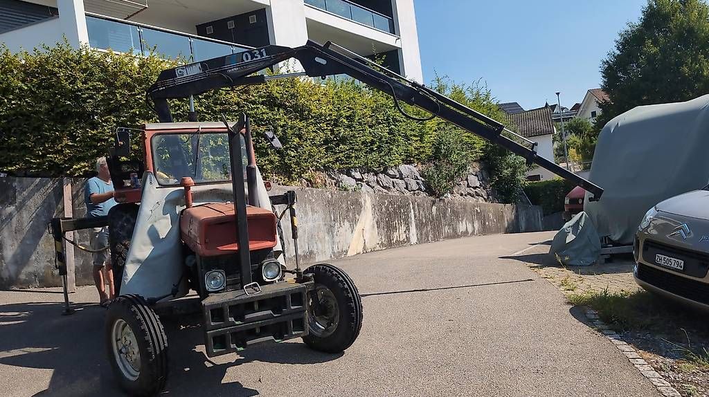Veicoli commerciali: Massey Ferguson 135 SUP mit Ladekran – Usato da Hombrechtikon venduto da Stella8