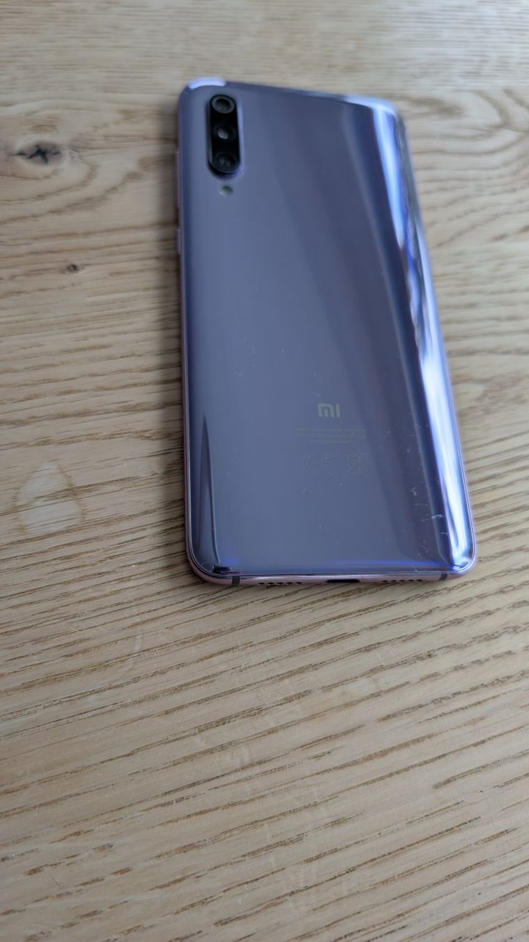 Xiaomi Portables: Xiaomi Mi 9 64GB Violett – D'occasion à Habsburg par Matrix85 1