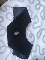 Trachtenmieder mit Schmuck und einem Göller