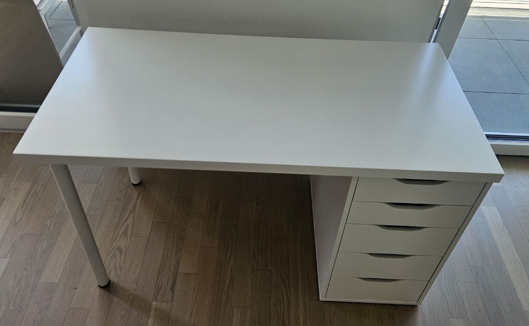 Scrivanie: Bureau blanc avec 5 tiroirs  – Nuovo (secondo la descrizione) da Lausanne venduto da ram_tw68 3