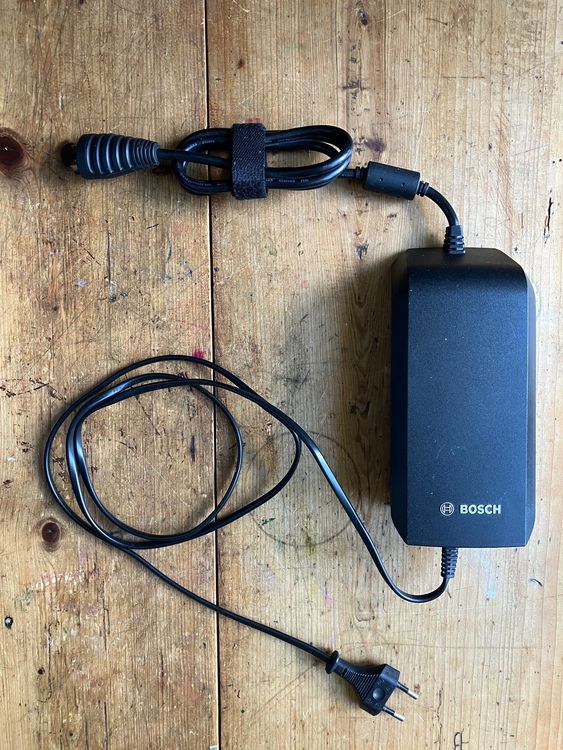 Bosch eBike Battery Charger 364 / 230 Kaufen auf Ricardo