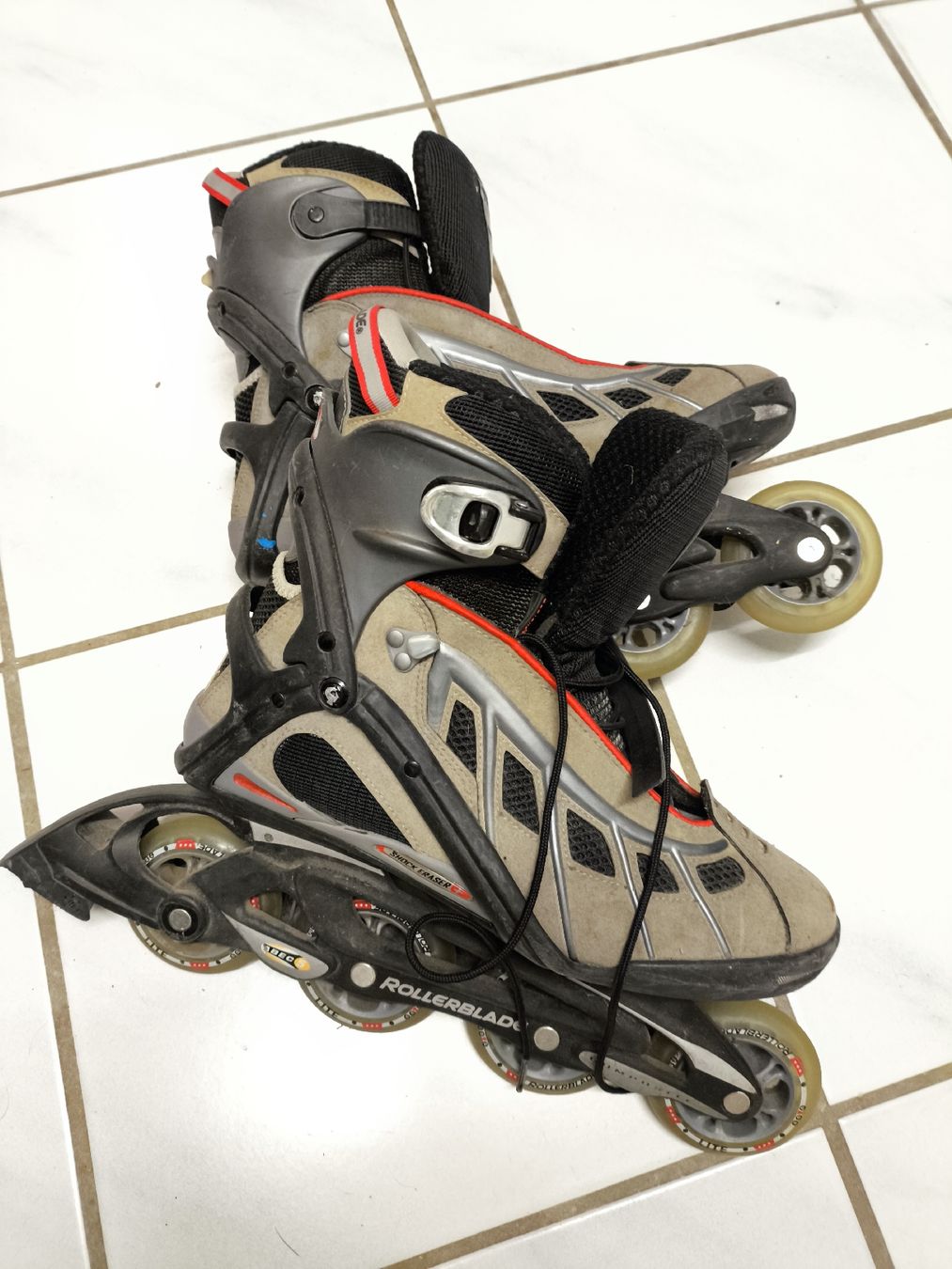 Pattini in linea & Pattini a rotelle: Rollerblade Inline Skates, Grösse 42.5, Top Zustand! – Usato da Ehrendingen venduto da Bixlison 1