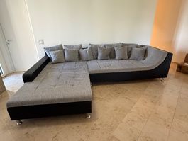 Ecksofa mit Kissen