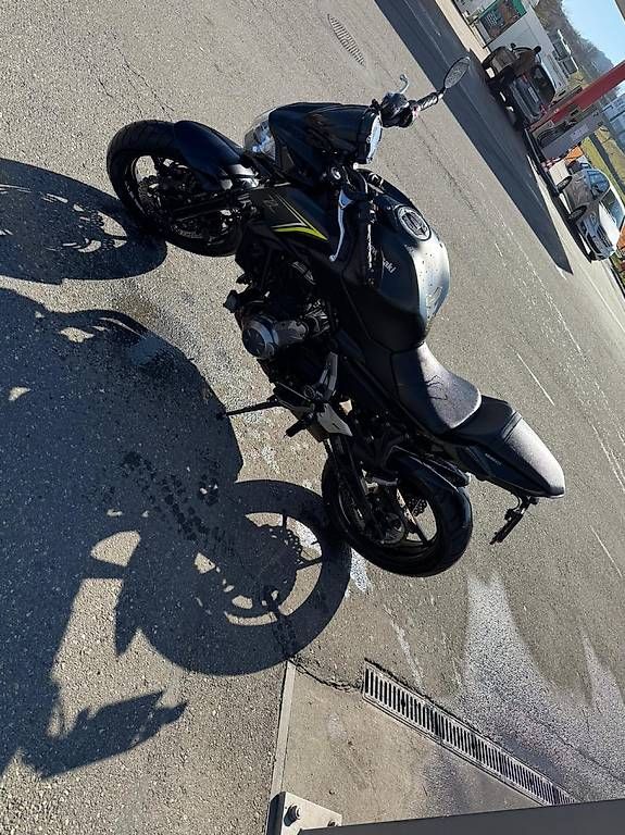 Kawasaki Strasse: Kawasaki Z650 mit 35kw Kit – Gebraucht aus Kreuzlingen von 1992m 1
