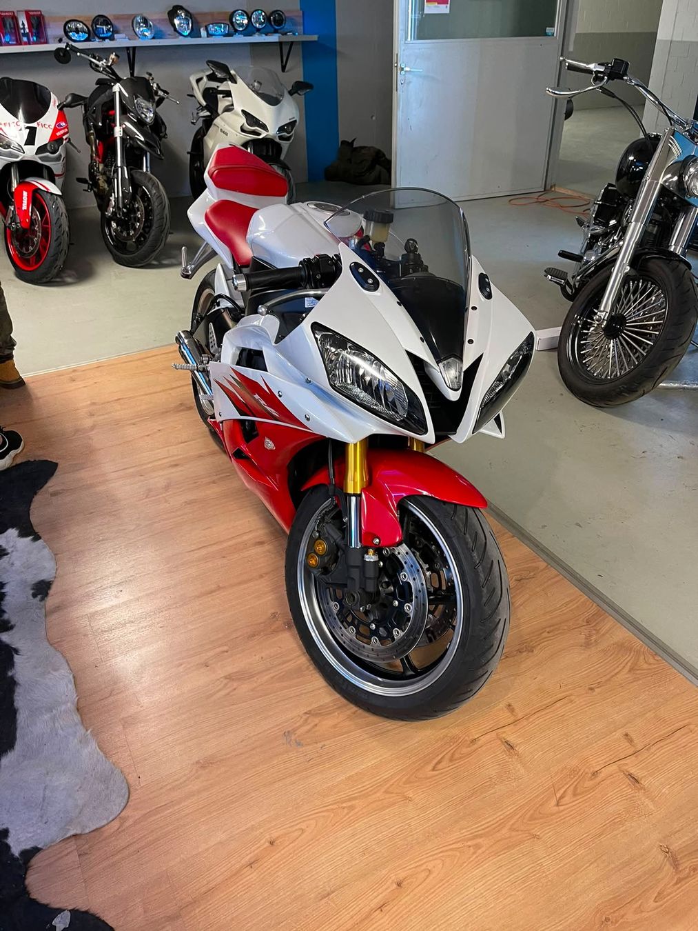 Yamaha Strada: Yamaha r6  – Usato da Kreuzlingen venduto da Bmw06 6