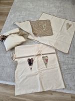Bettwäche-Set, 2 Kissenbezüge + Dekokissen mit Herz-Motiv