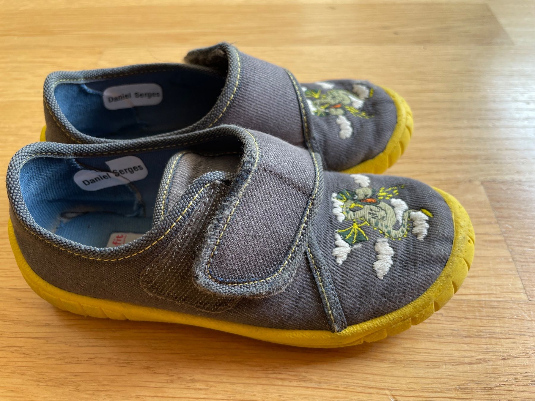 Superfit Scarpe per ragazzi: Superfit Hausschuhe Gr.27 – Usato da Baden venduto da eklym