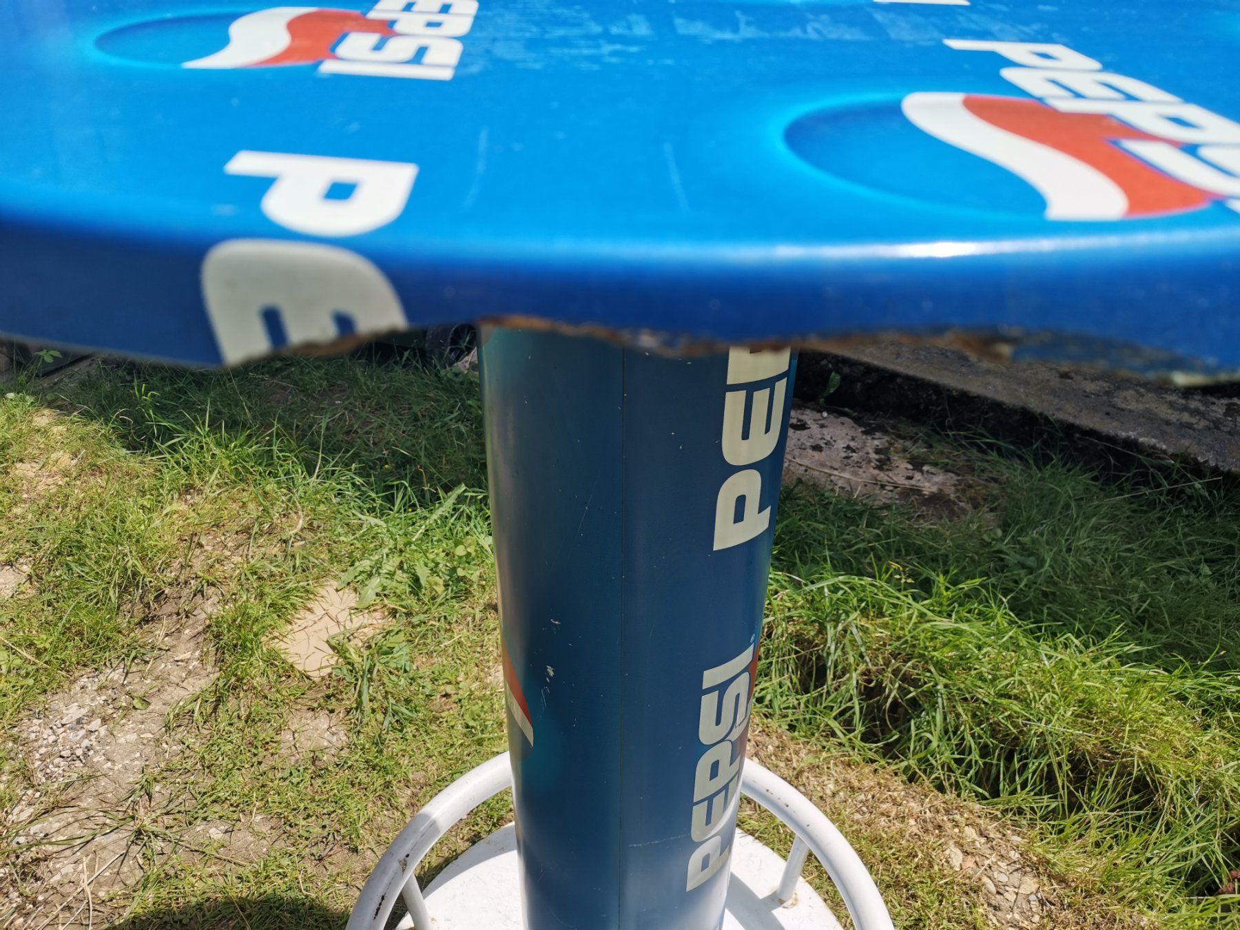 Tische: Stehtisch Pepsi – Gebraucht aus Seewen SO von roadrunner4711 1