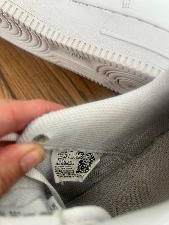 Scarpe da donna: Nike aire force 1 blanches et noires 36,5 – Usato da Corbières venduto da mel_yq25 2