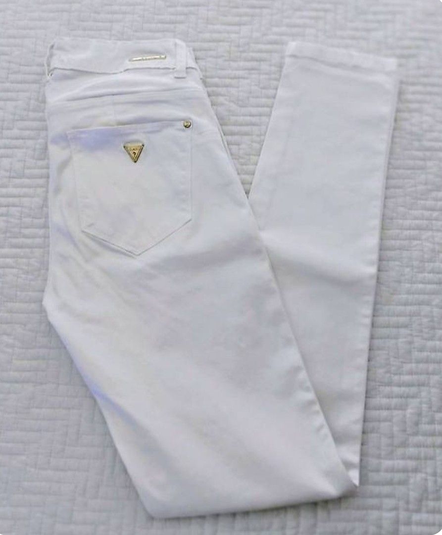 Guess Jeans: Guess Jeans  – Neu (gemäss Beschreibung) aus Zürich von Babadermf