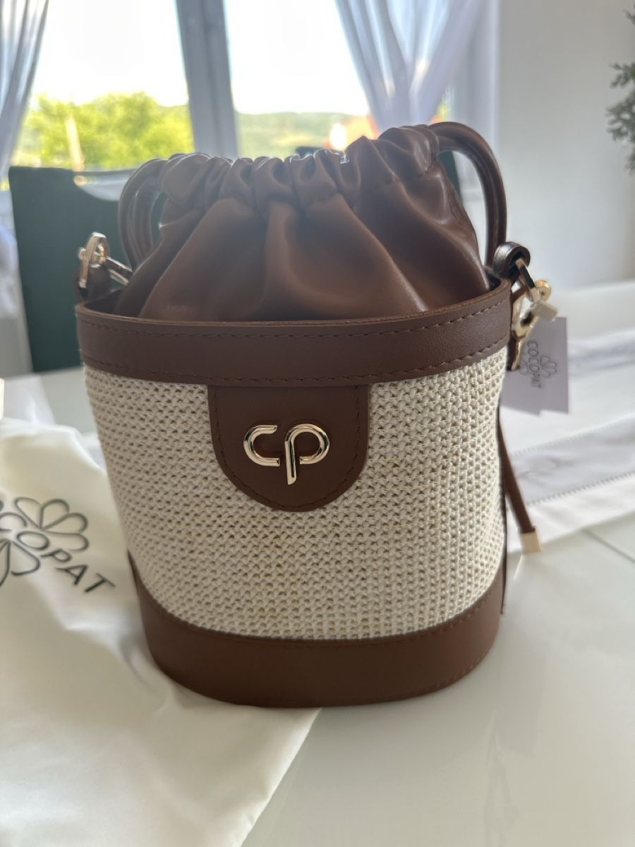 Taschen für Damen: Handtasche Veganem Leder  – Neu und originalverpackt aus Männedorf von dan_v9c6 1