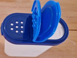 Tupperware grosser Gewürzbehälter Blau/Weiss, gebraucht