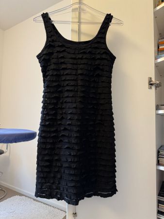 Schönes schwarzes Sommerkleid, Grösse 34