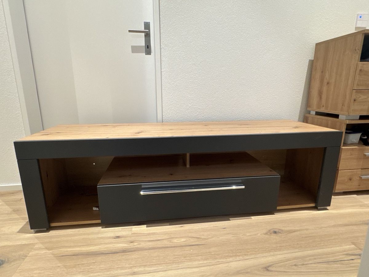 Mobili TV: TV-Möbel Eiche Artisan – Usato da Morschach venduto da Fil-14