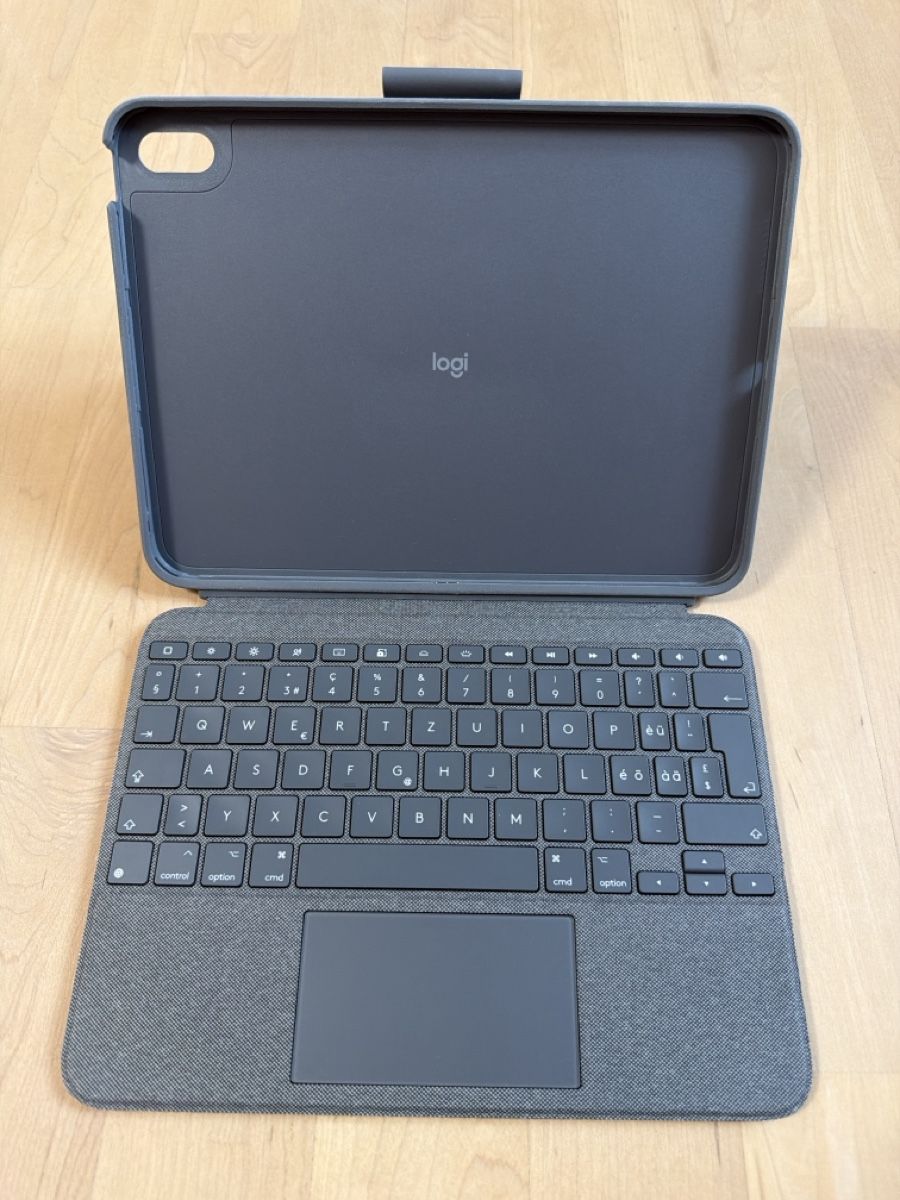 Apple Covers & Borse: Logitech Combo Touch iPad 10 – Difettoso da Bern venduto da lugigon 1