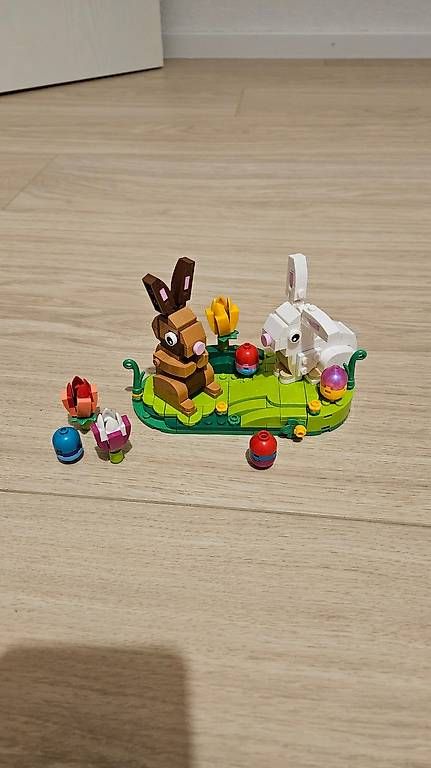 Lego Jeux de construction: Lego Décor des lapins de Pâques – D'occasion à Froideville par Sergio80 2